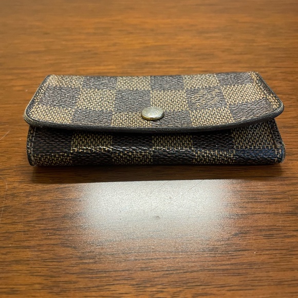 Clearance! Authentic Louise Vuitton Damier Ebony Key Holder. - Picture 3 of 13